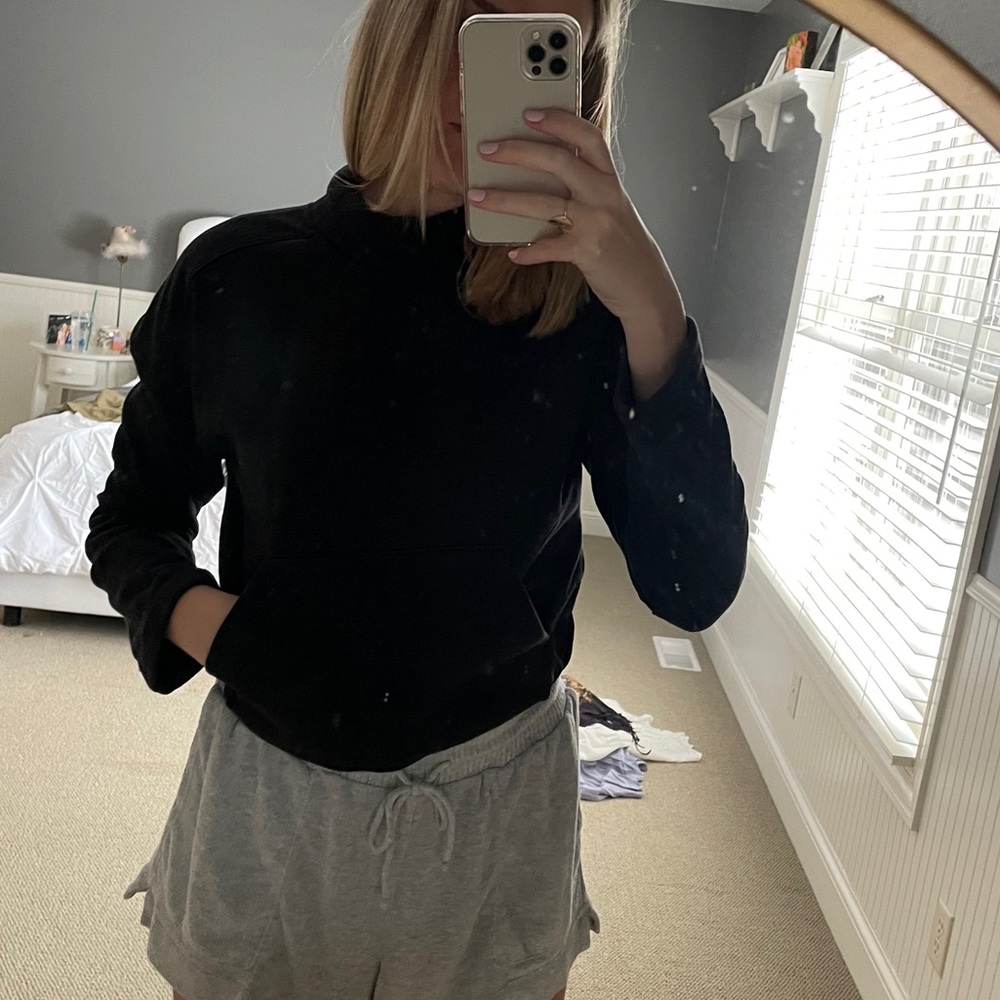 Lululemon cropped athletic sweater